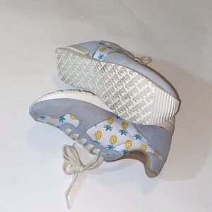 Inkkas Unisex USA-W 5 USA-M 3 Pineapple Print Sneakers - Blue and Yellow